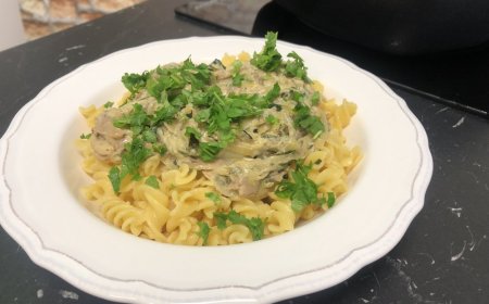 Cukkinis gombás tészta