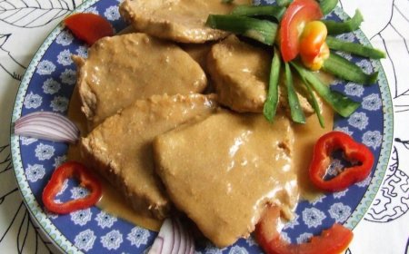 Sertéscomb mustáros mártással