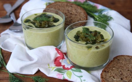 Kovászosuborka krémleves