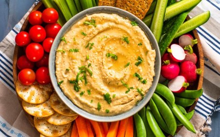 Hummus zöldséges rudakkal